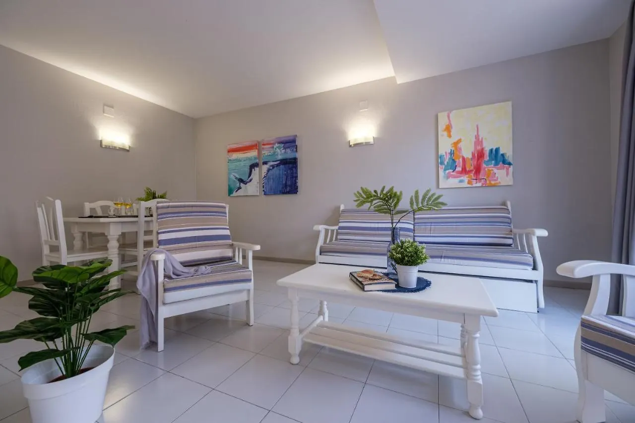 Apartamentos Estival Park 라피네다